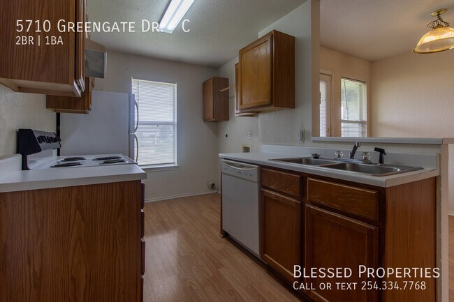 Building Photo - 5710 Greengate Dr