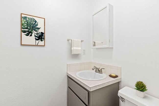 Building Photo - 4897-4897 Basswood Dr