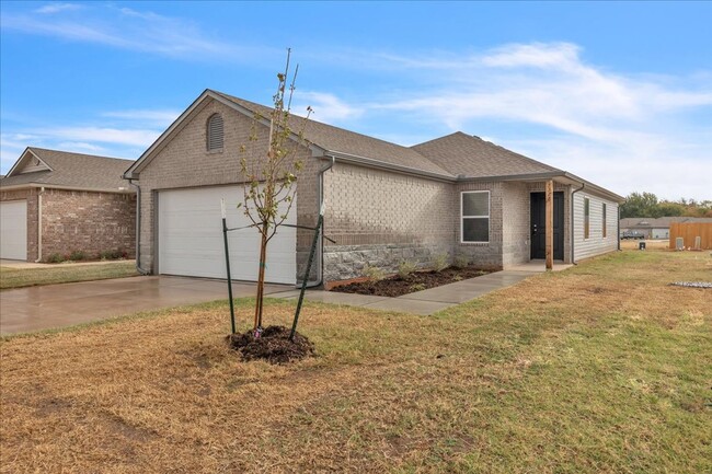 Building Photo - Brand New Yukon Home/Mustang schools