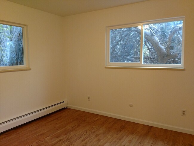 Building Photo - Charming 1 Level House 3 Bed, 2 Bath with ...
