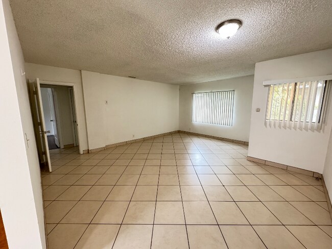 Building Photo - 314 W Providencia Ave