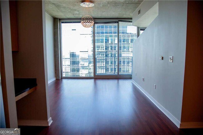 Building Photo - 400 W Peachtree St NW
