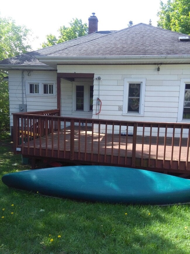 Building Photo - 305 Maryland St