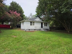 Building Photo - 3152 S Stratford Rd