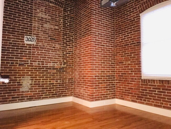 Building Photo - 425 N Prince St