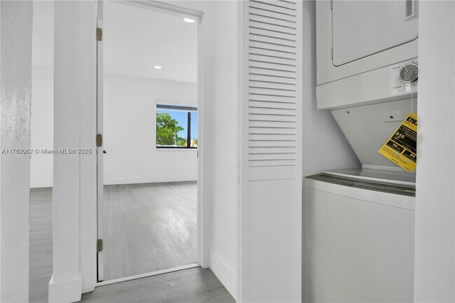 Building Photo - 212 Beacom Blvd