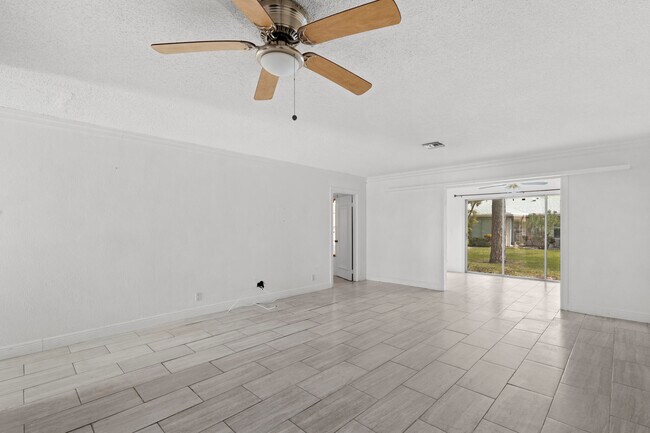 Building Photo - 192 Cape Cod Cir