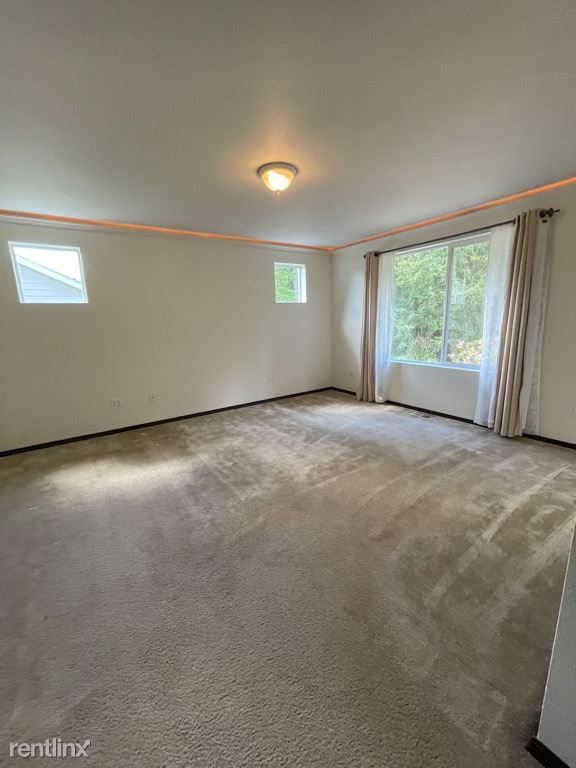 Building Photo - 4 br, 2.5 bath House - 18814 88th Avenue East