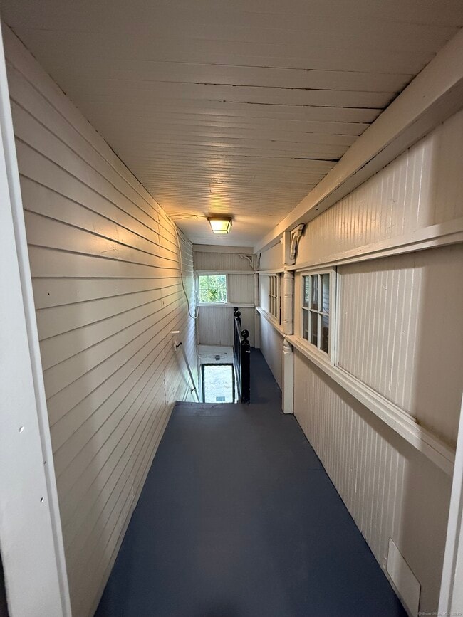 Building Photo - 820 Burbank Ave