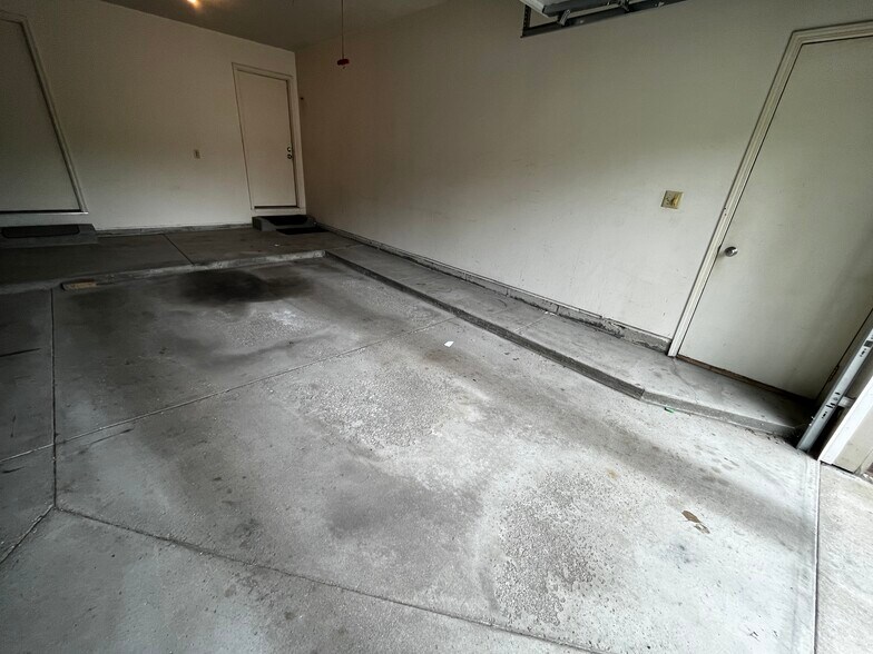 Building Photo - 227 Felch St