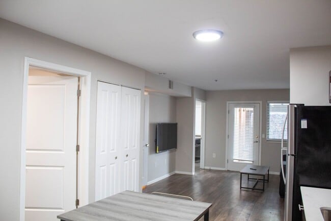 Interior Photo - 408 E Healey