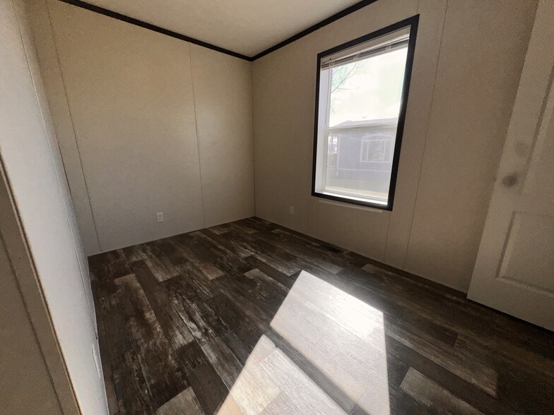 Building Photo - 24 Skeena St