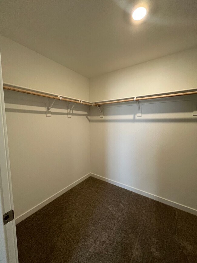 Building Photo - Newly Built Home located SE Visalia!  Coming Soon!