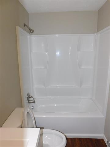 Building Photo - 1529 Longview St