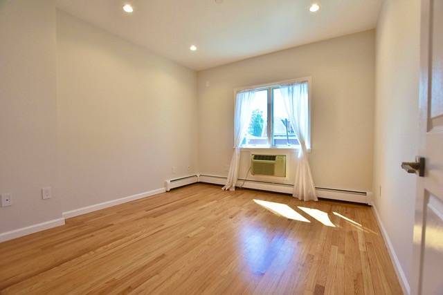 Building Photo - 244 Bowne St