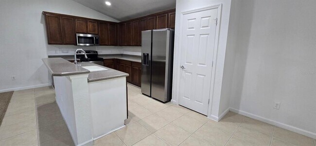 Building Photo - 4170 SW 47th Ct