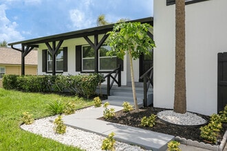 Building Photo - 718 Mendoza Dr