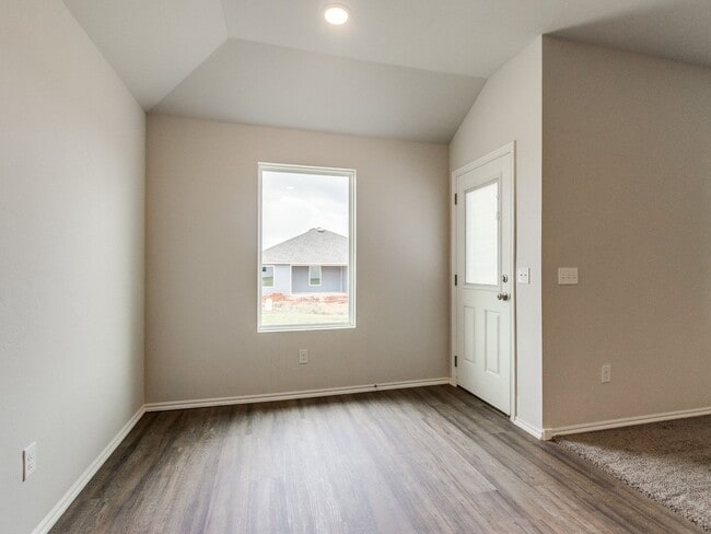 Building Photo - Beautiful New Home! Mustang Schools!