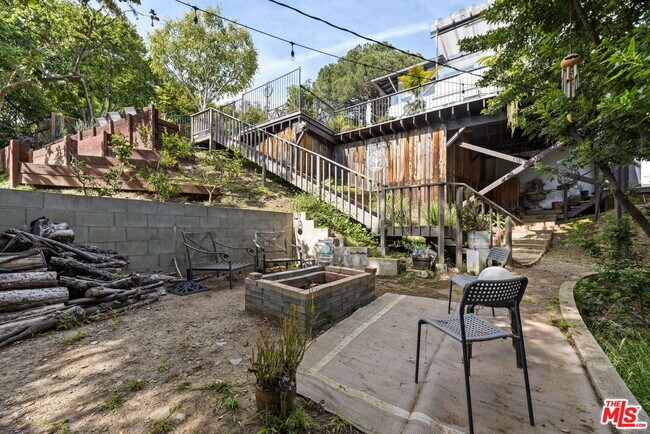 Building Photo - 641 Walther Way