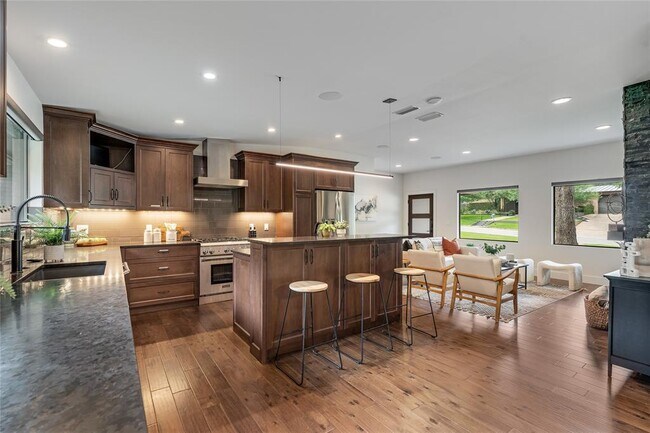 Building Photo - 2502 Spring Creek Dr