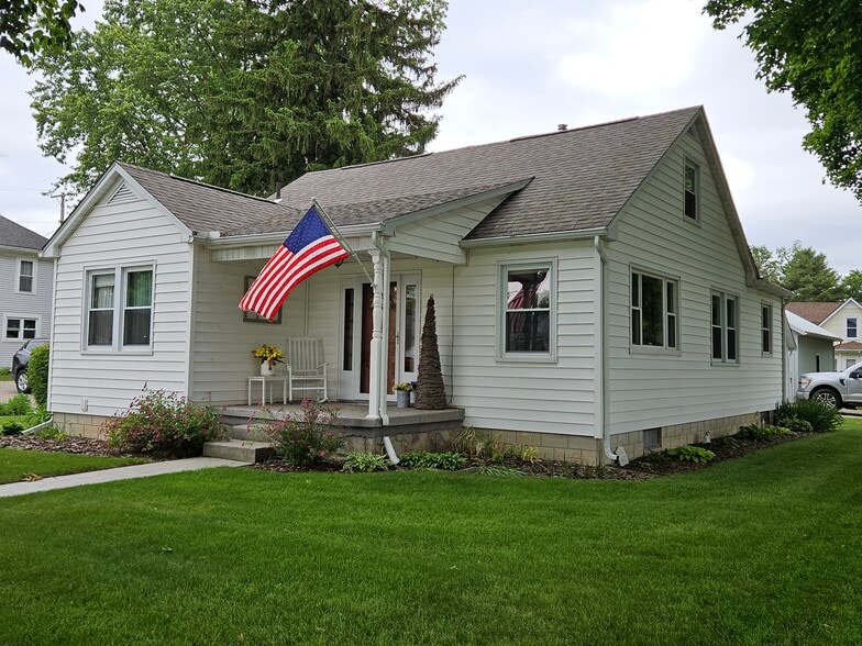 Primary Photo - 301 Washington St