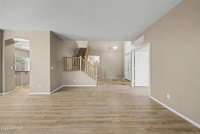 Building Photo - 1433 E Canyon Creek Dr