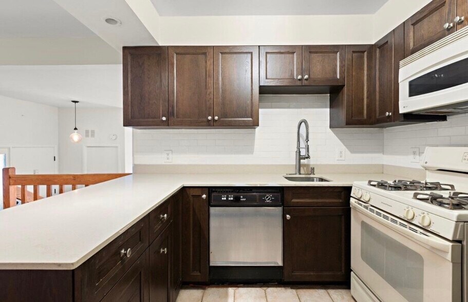 Building Photo - 228 Sandcastle