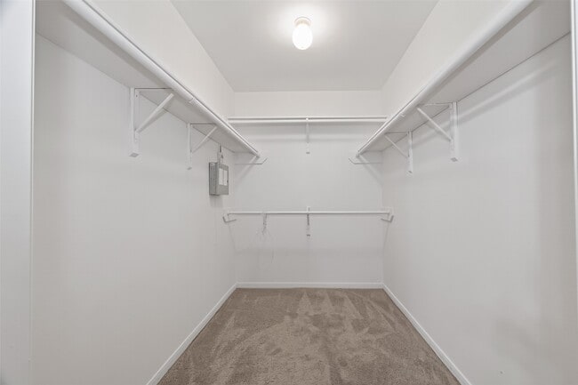 Building Photo - 2002 Foundary Dr