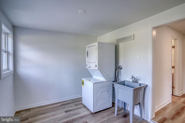 Building Photo - 35617 Airport Rd