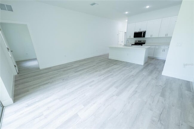 Building Photo - 9298 N Mendoza Way