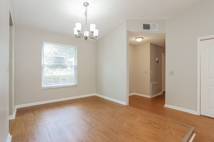 Building Photo - 3709 Foxcroft Rd