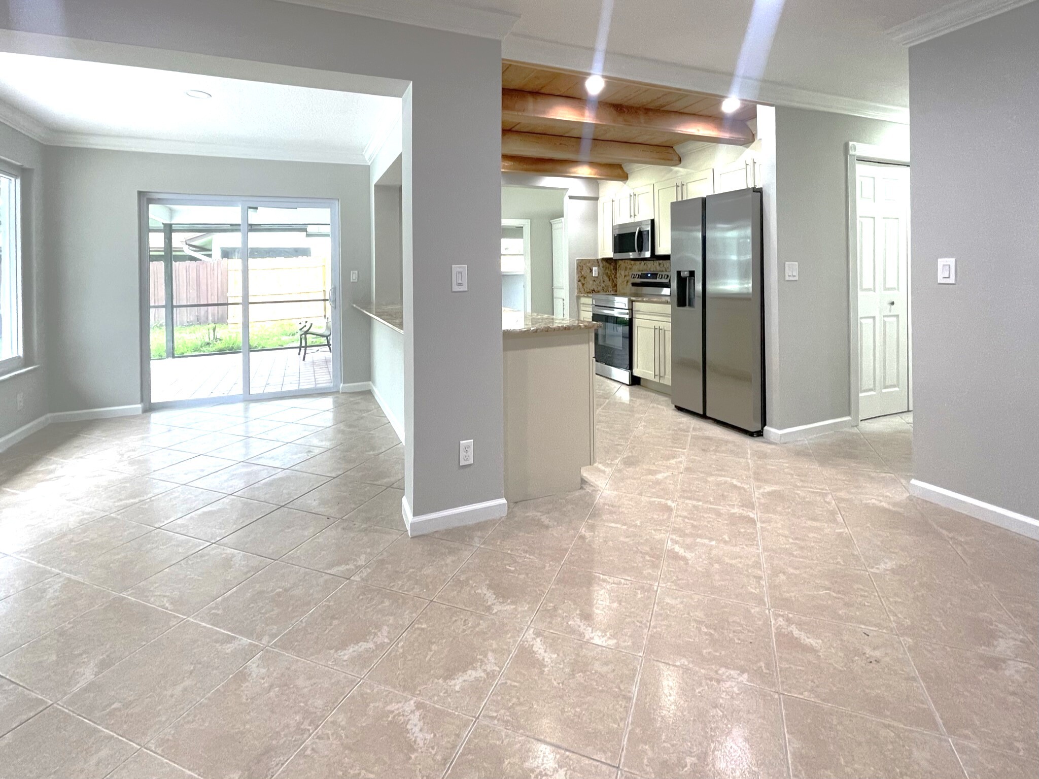 Building Photo - 1155 Summerwood Cir