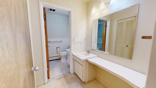 Building Photo - 1257 Island Dr