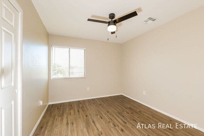 Building Photo - 5760 W Cortaro Crossing Dr