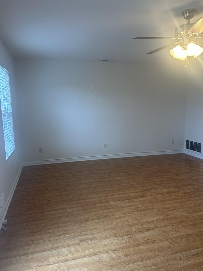 Building Photo - 125 Joyce Dr