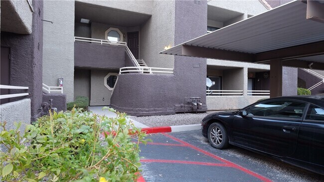 Primary Photo - 5016 S Rainbow Blvd