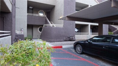 Building Photo - 5016 S Rainbow Blvd