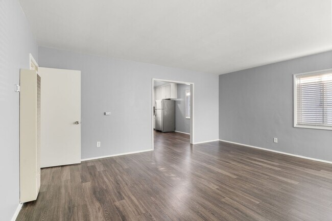 Building Photo - 1577 Pine Avenue