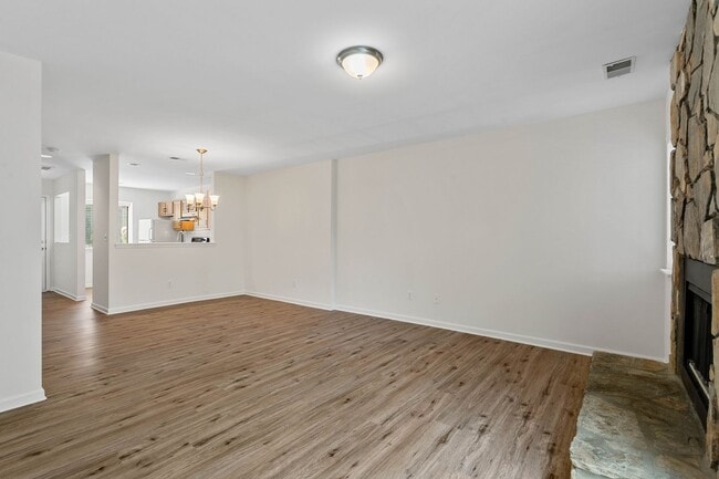 Building Photo - Raintree Country Club Townhome for Rent