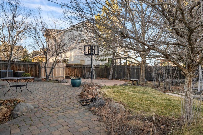 Building Photo - Enjoy this Spectacular Parklike backyard with Landscaping Included in Rent
