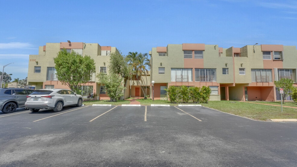 Building Photo - 9390 W Flagler St
