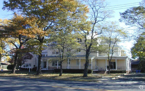 Primary Photo - 574 Rahway Ave