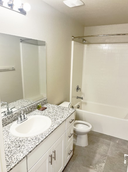 Building Photo - 4461 Lantern Point Ave