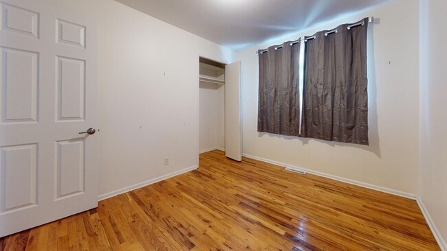 Building Photo - 3295 Euclid Ave