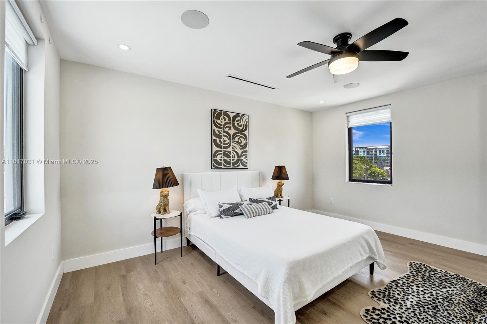 Building Photo - 1619 NW 11th Ave