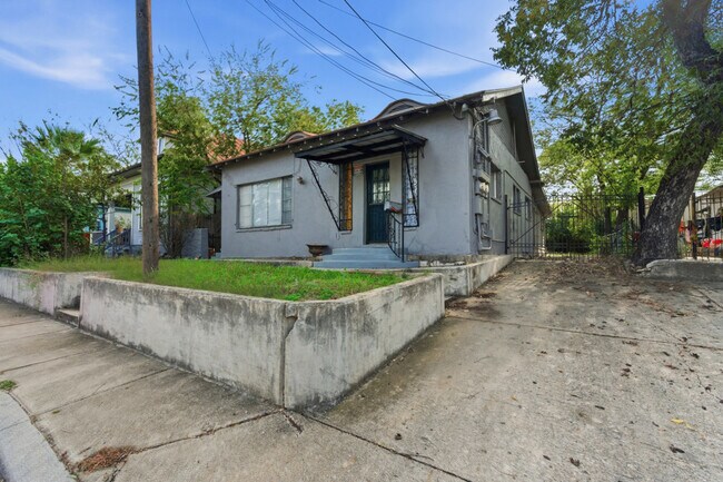 Building Photo - 314 West Cevallos-SI ID1363388P