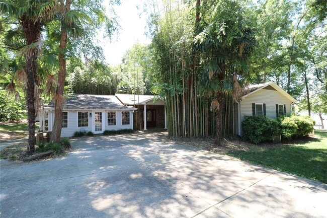Building Photo - 4589 Giles Ave