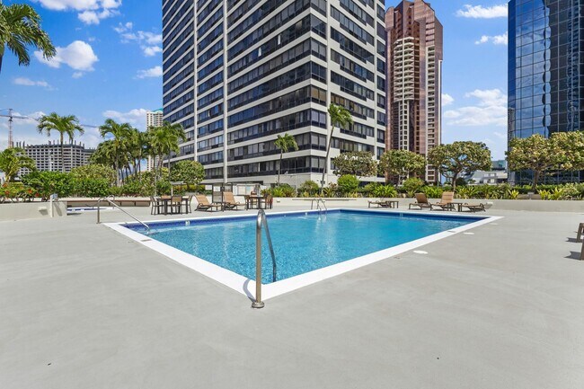 Building Photo - Downtown Honolulu Gem | Ocean, Mountain & City Views | Updated 2BD/2BA