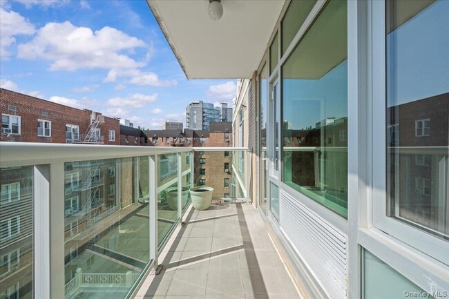 Building Photo - 3511 Cambridge Ave