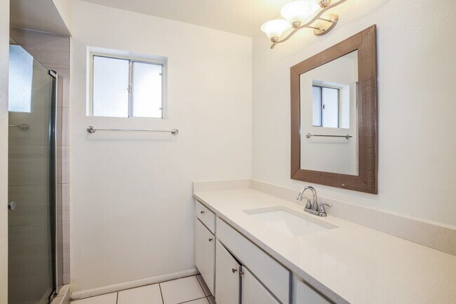 Building Photo - 6643 E Decatur St